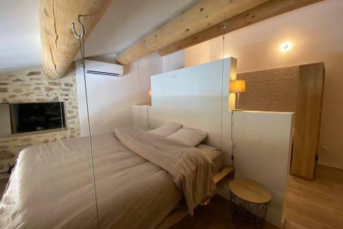 Charmante Maison Face � L?�glise De Codolet