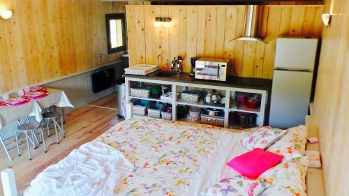 Cabanes Flottantes Et G�tes Au Fil de L'eau