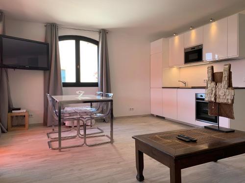 Apartamentos Marines Appartement, 2min Plage, 2km Saint-tropez
