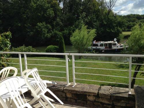 Bed & Breakfast La Sa�noise