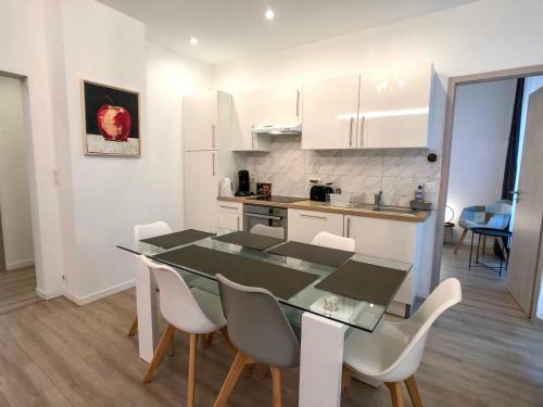 Deluxe Design - City Center Cosy Apartments