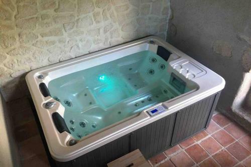 Gite En Roulotte Au C?ur de L?occitanie