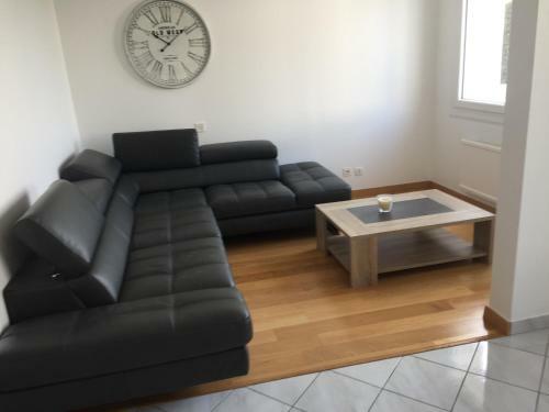17 Rue Des Sarcelles