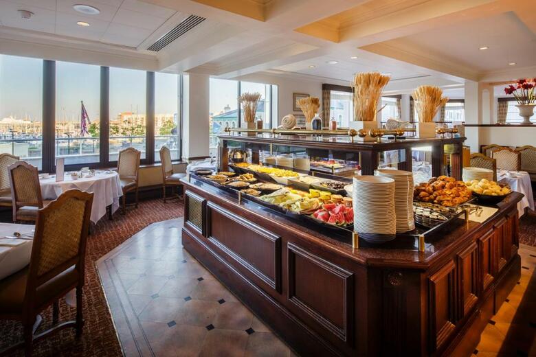 Pomme D'or Hotel