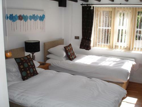 Hostal Burcott Mill Guesthouse