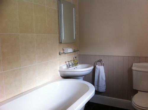 Hostal Burcott Mill Guesthouse