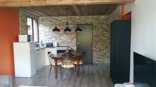 Au Paradis Des Grillons