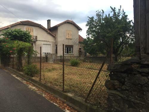 Maison De Marius Et Maison D Amelie