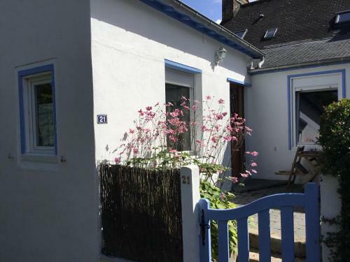 Maisonnette � Etables ; La Bleue