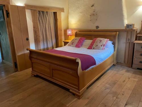 3 Bed Tranquil Seclusion At The Edge Of The Forest