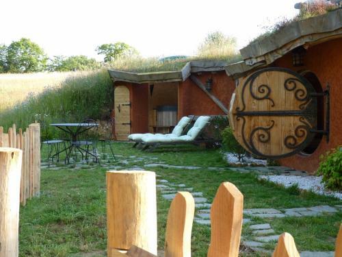 Bed & Breakfast Cabane-hobbit De Samsaget