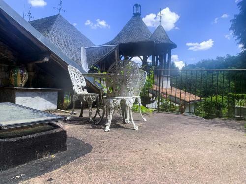 2 G�tes - 5 � 20 Pers - Domaine Des Loubi�res