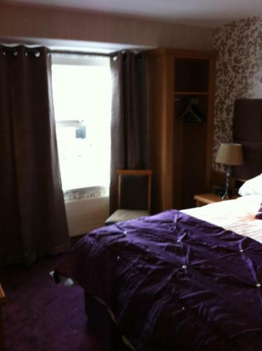 Hostal The Royal Hotel
