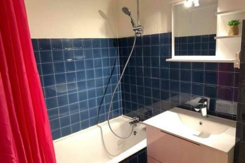 Apartamento T2 � Beg Meil � 100 M Des Plages