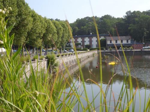 Hotel Ibis Les Etangs Des Moines
