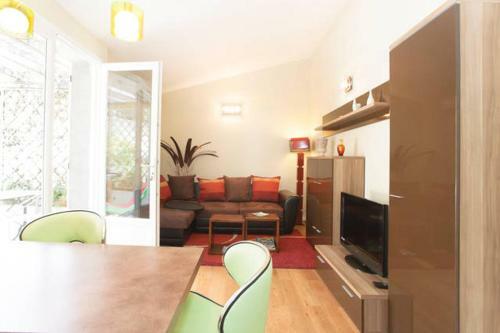 Apartamento Studio Climatis� Tout �quip� � 2.5 Km Des Plages