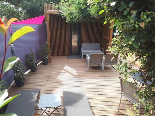 Apartamento Joli Studio Ind�pendant En Bois Avec Jacuzzi Prive