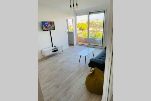 Apartamento Tr�s Beau T4 � Fr�jus Plage