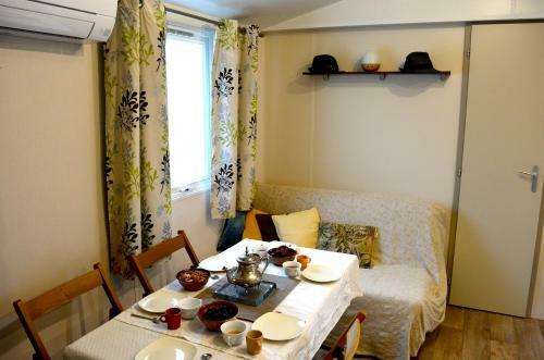 Charmant Mobilhome - 2 Chambres - Camping 4 �toiles