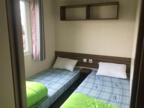 Mobilhome Dans Un Village 4*