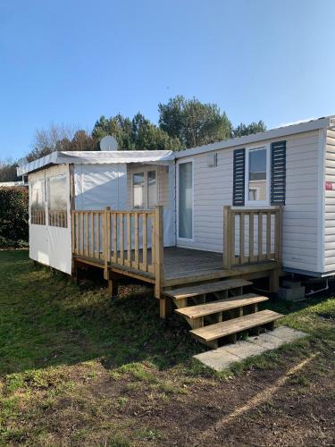 Mobilhome Dans Un Village 4*