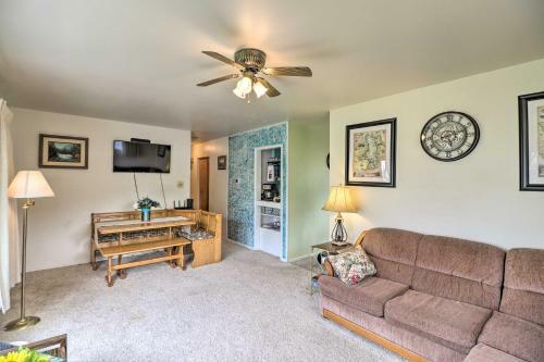 Quaint Polson Home With Mtn View Walk To Lake!