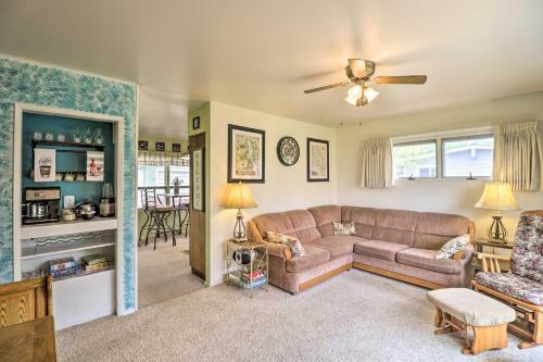 Quaint Polson Home With Mtn View Walk To Lake!