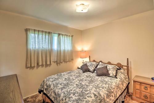 Quaint Polson Home With Mtn View Walk To Lake!