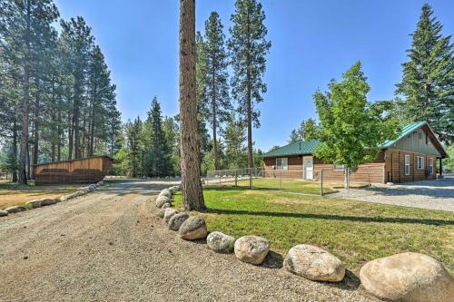 Victor Woodland Cabin Retreat With Fire Pit