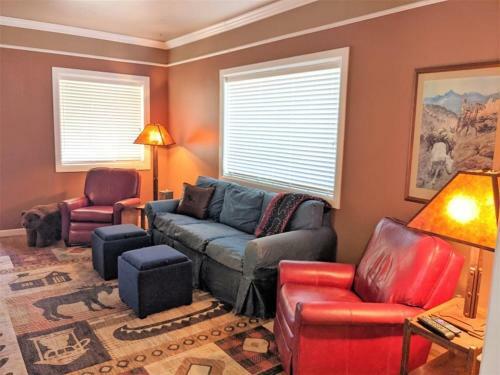 Dog Friendly Broadway Bungalow By Aaa Red Lodge Rentals