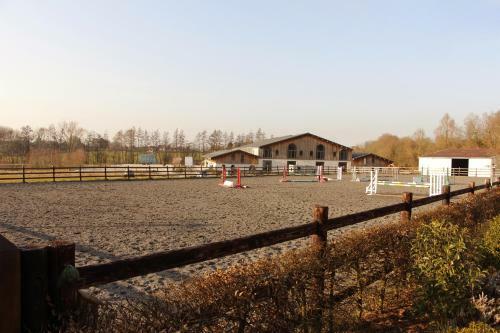G�tes Du Montois