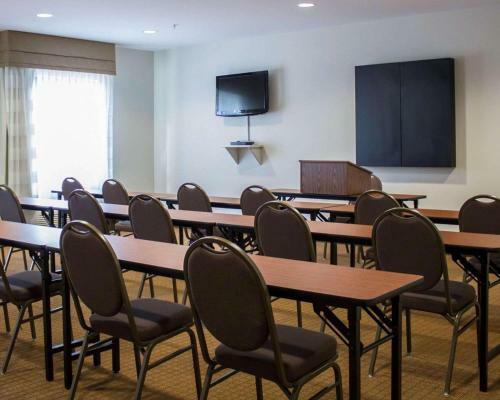 Hotel Sleep Inn & Suites Moundsville