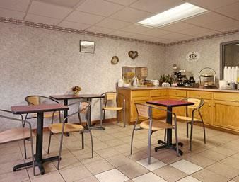 Motel Super 8 Hancock