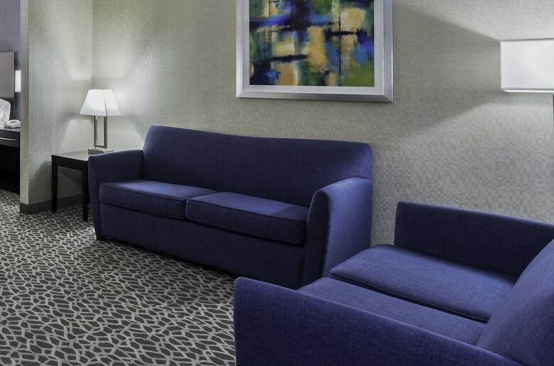Holiday Inn Express Hotel & Suites Mt. Holly
