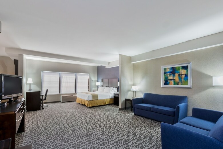 Holiday Inn Express Hotel & Suites Mt. Holly