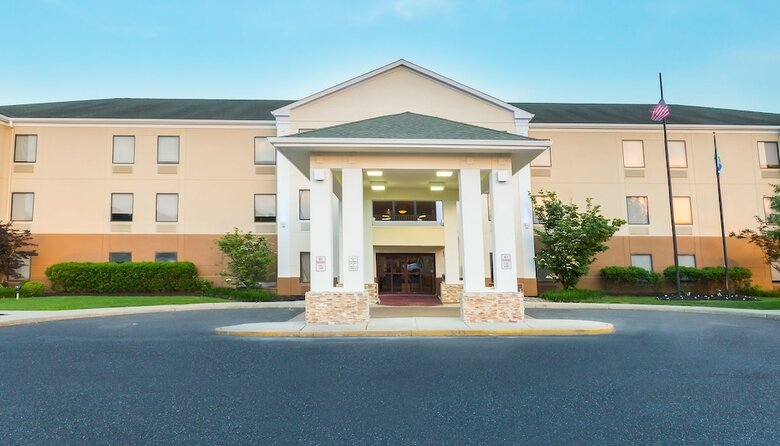 Holiday Inn Express Hotel & Suites Mt. Holly