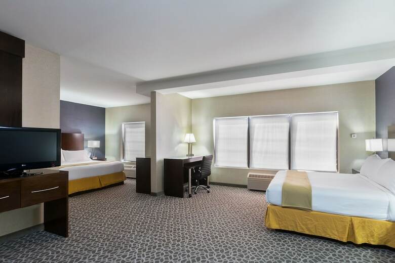 Holiday Inn Express Hotel & Suites Mt. Holly