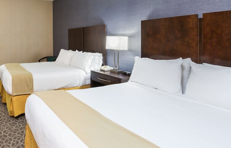 Holiday Inn Express Hotel & Suites Mt. Holly