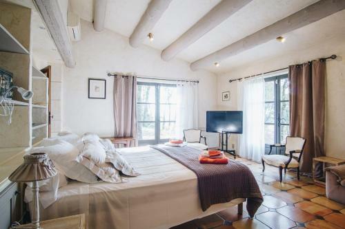Maison Situ�e En Campagne Et Au Calme � Gordes