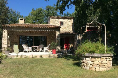 Maison Situ�e En Campagne Et Au Calme � Gordes