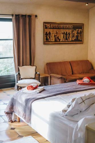Maison Situ�e En Campagne Et Au Calme � Gordes