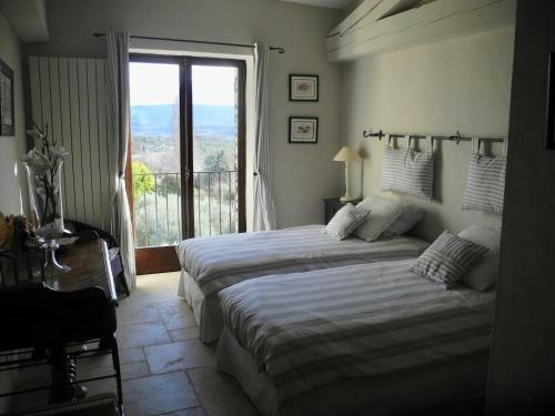 Bed & Breakfast Oustau De Piera