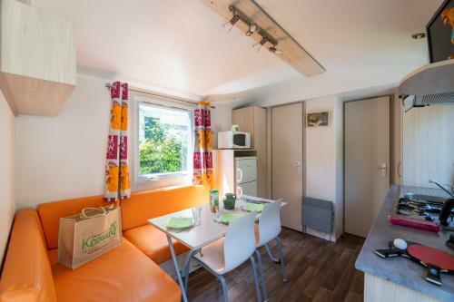 Camping Le Rochetaill�e