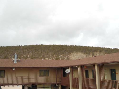 Bear Lodge Motel