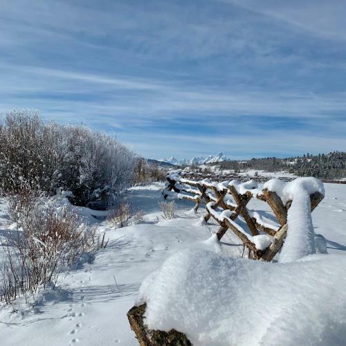 Lodge Heart Six Ranch