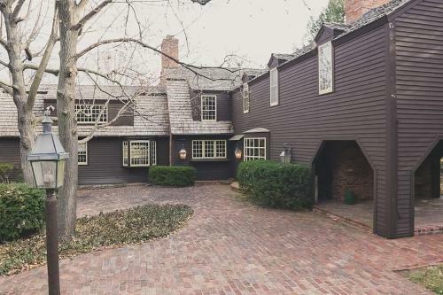 Beautiful In Town Acreage