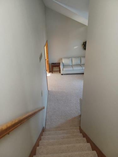 Private Room In Popular Millard Area West Omaha