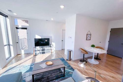Bright 1bd/1ba Downtown Omaha Apartments