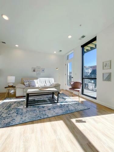 Bright 1bd/1ba Downtown Omaha Apartments