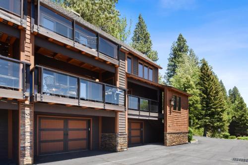 Lakeshore Terrace Delight